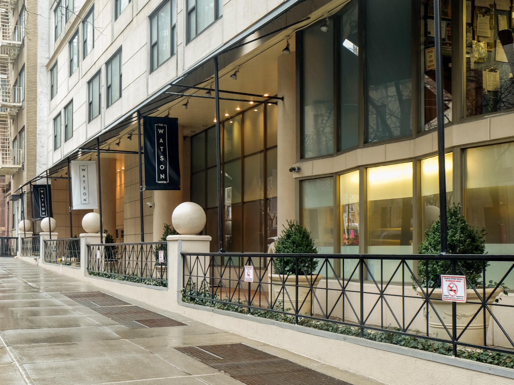 The Watson Hotel New York Bagian luar foto