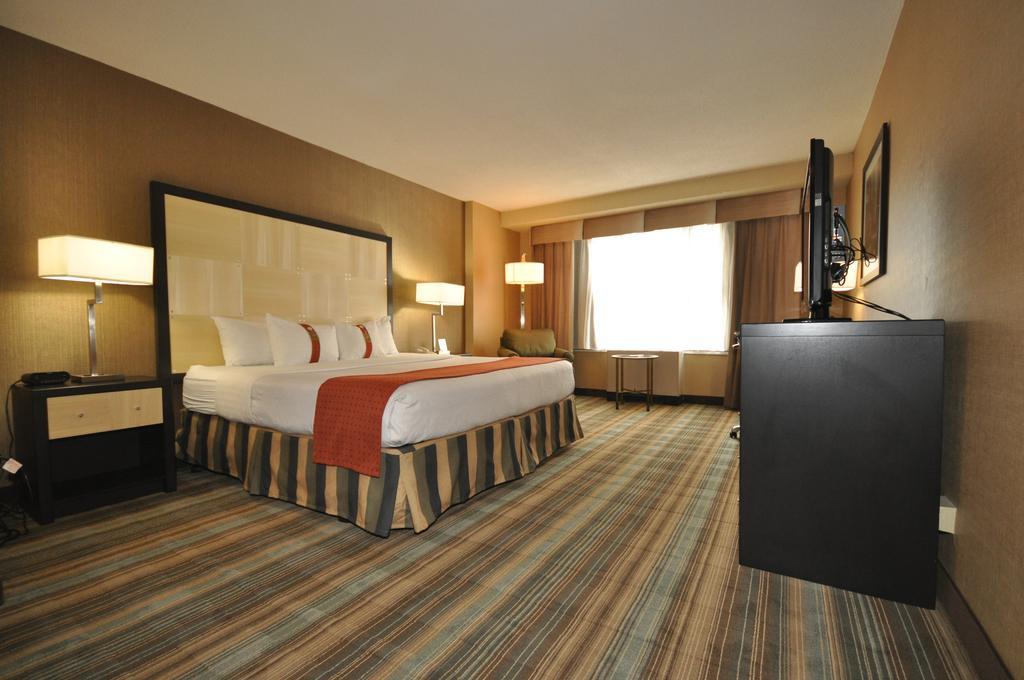 The Watson Hotel New York Bagian luar foto