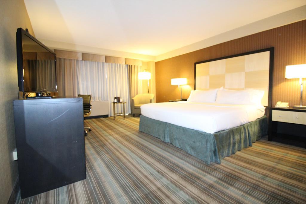 The Watson Hotel New York Bagian luar foto