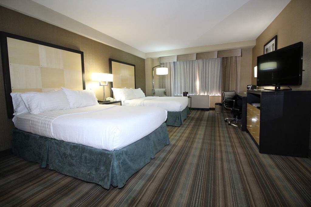 The Watson Hotel New York Bagian luar foto