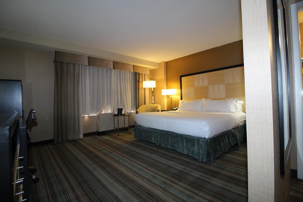 The Watson Hotel New York Bagian luar foto