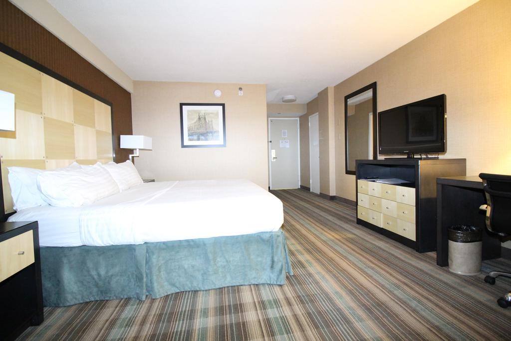 The Watson Hotel New York Bagian luar foto