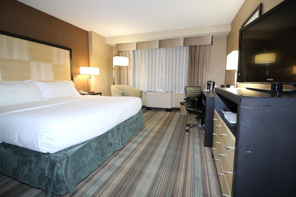 The Watson Hotel New York Bagian luar foto