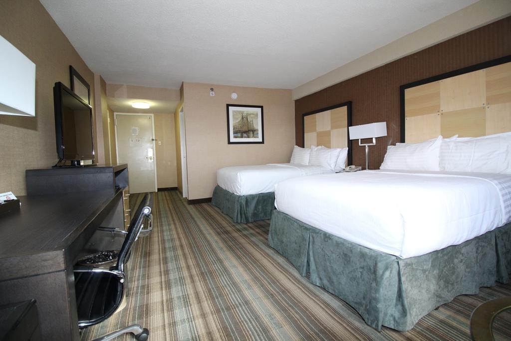 The Watson Hotel New York Bagian luar foto