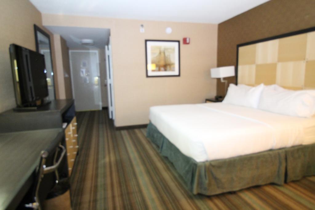 The Watson Hotel New York Bagian luar foto