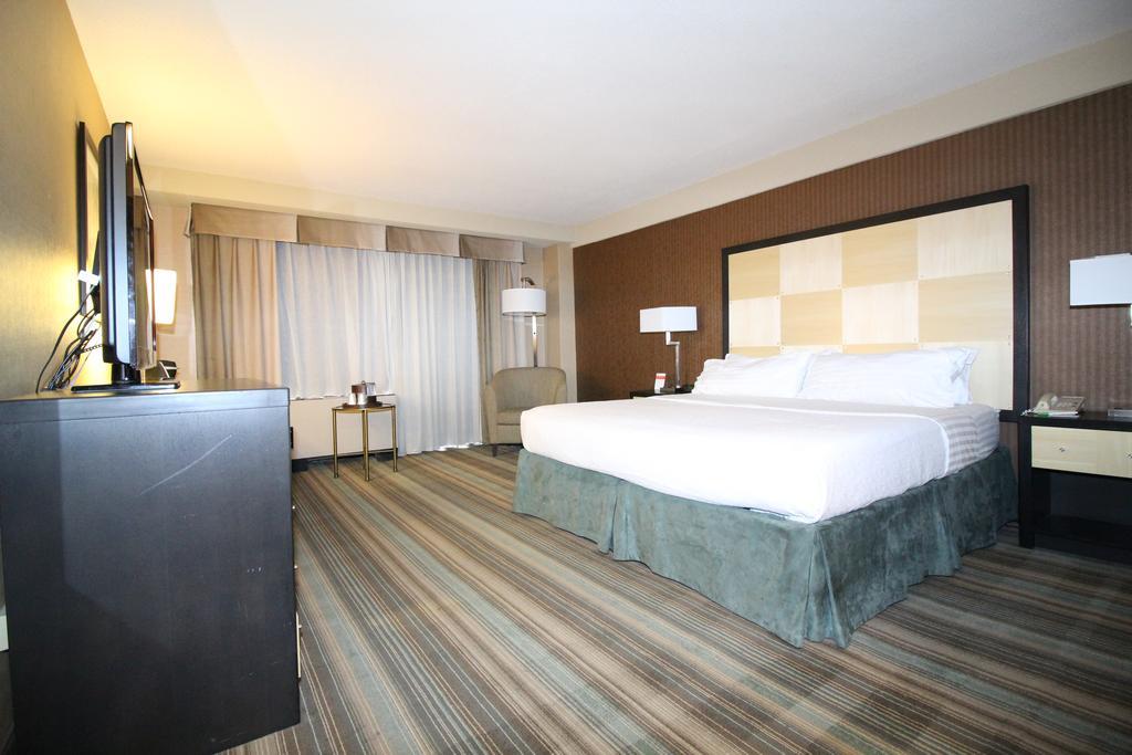 The Watson Hotel New York Bagian luar foto