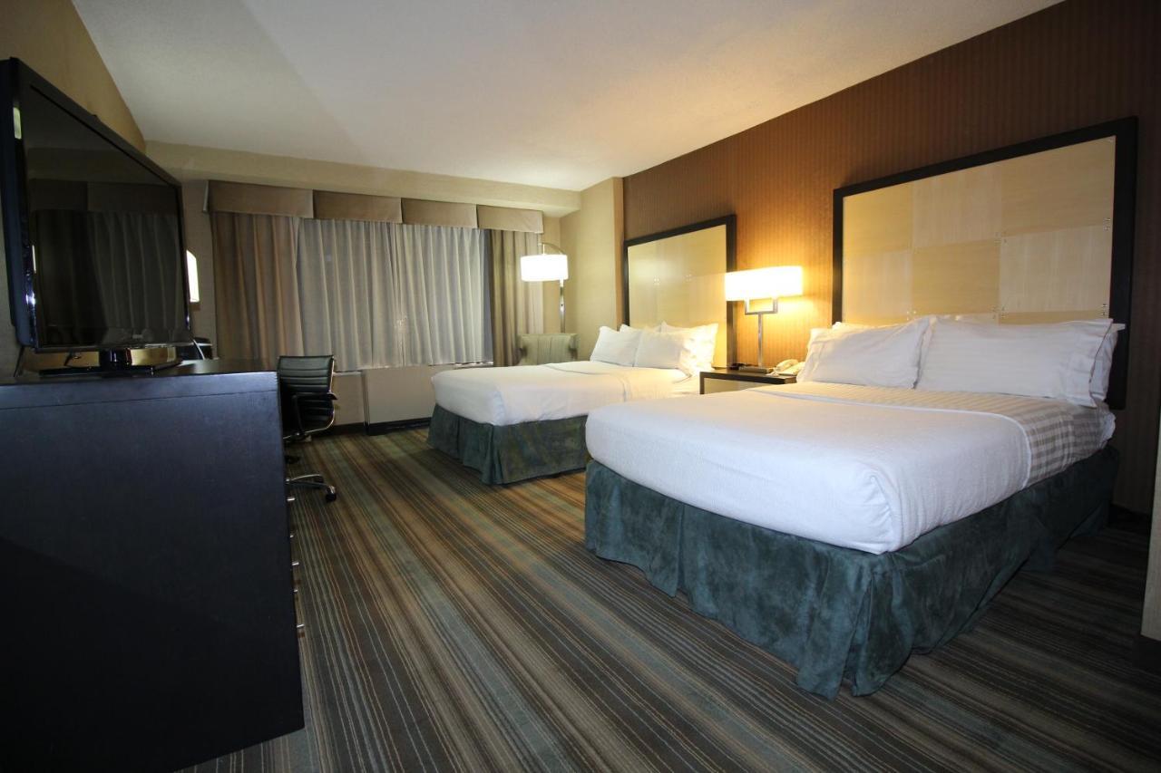 The Watson Hotel New York Bagian luar foto